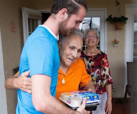 Top Senior Home Delivered Meal Services for Nutritious Aging